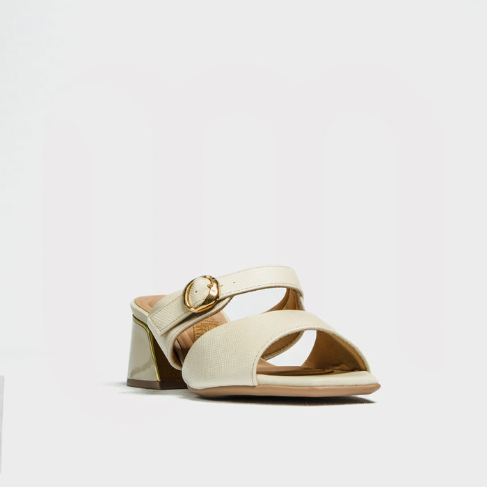 Tamanco Piccadilly Tiras Grossa Fivela Ajustável Salto Baixo Detalhe Metal Off White