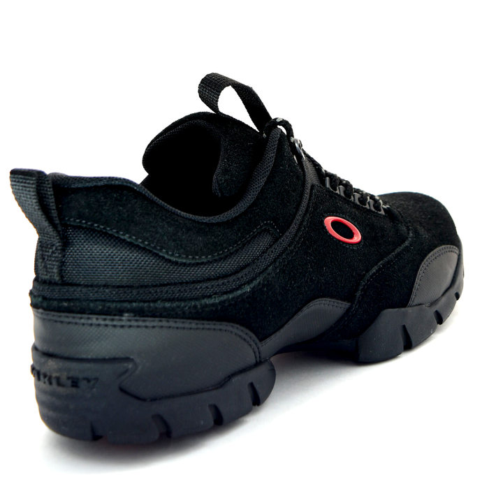 Tênis Modoc Low Oakley Camurça Solado Tratorado Aplicação Logo Preto