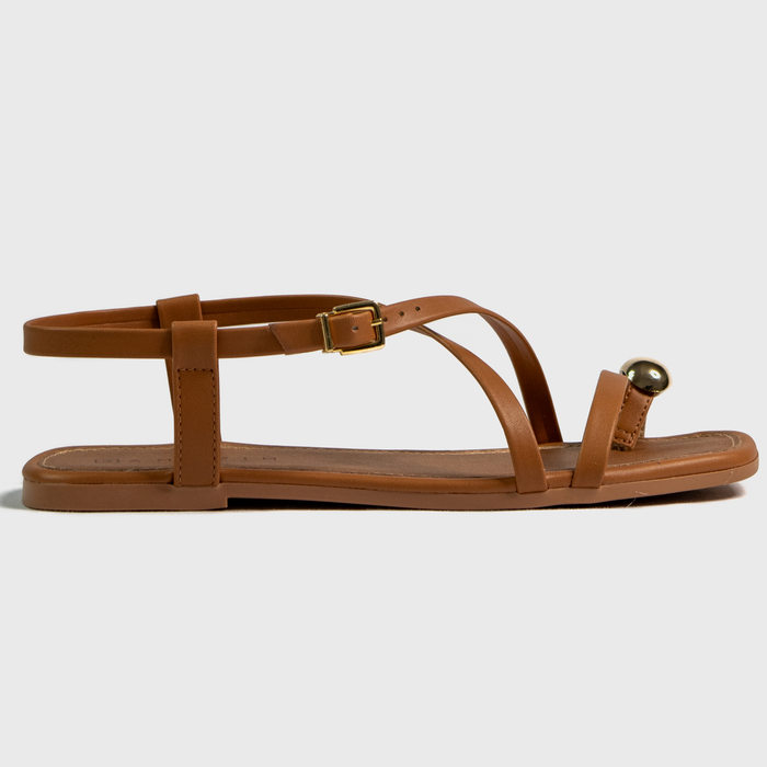 Sandália Rasteira Ramarim Bico Quadrado Tiras Transpassada Dedo Detalhe Metal Caramelo