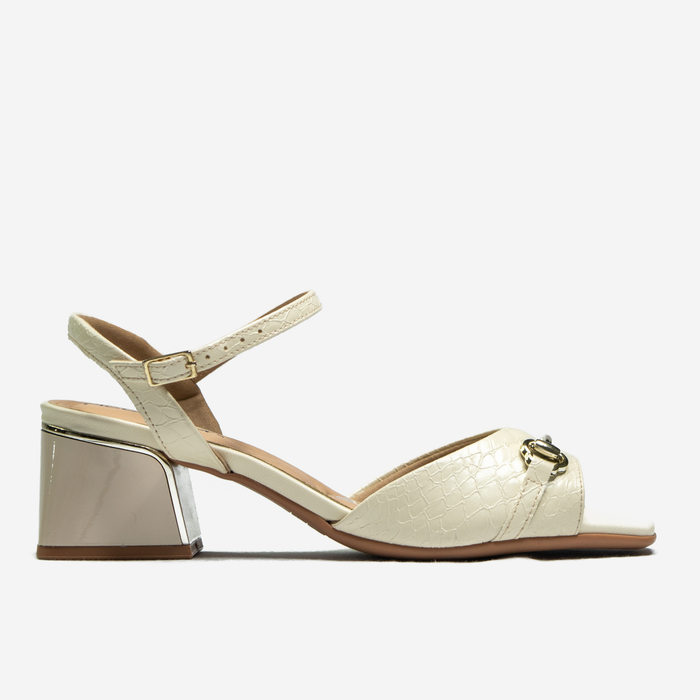 Sandália Piccadilly Bico Quadrado Cabedal Tira Croco Aplicação Metal Salto Verniz Baixo Grosso Off W