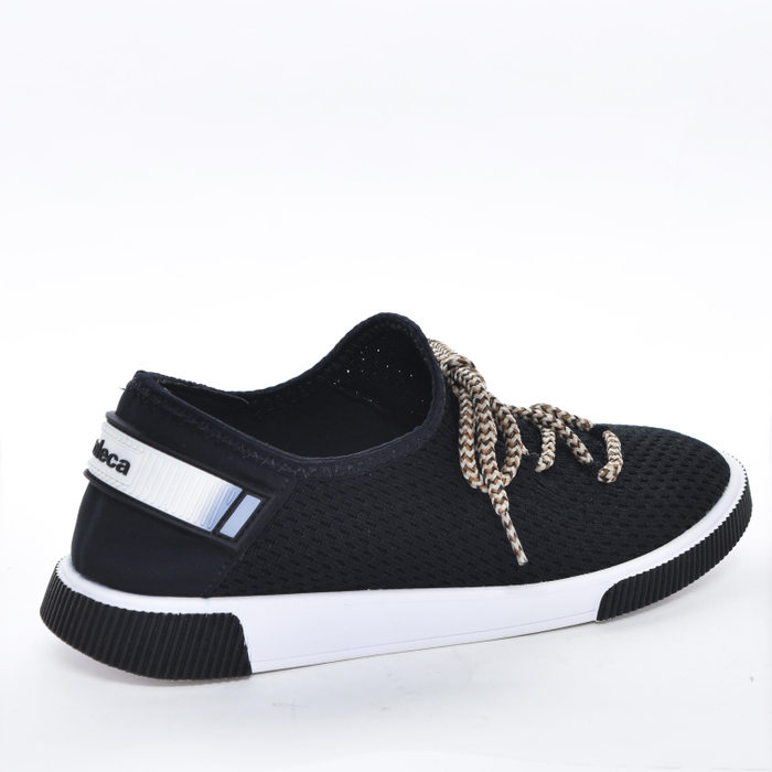 Tênis Slip On Moleca Elástico com Cadarço Solado Trabalhado Preto e Branco