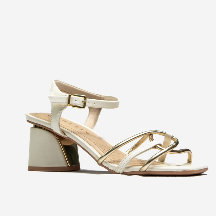 Sandália Ramarim Bico Quadrado Tiras Transpassada Metalizada Salto Grosso Baixo Detalhe Metal Off Wh