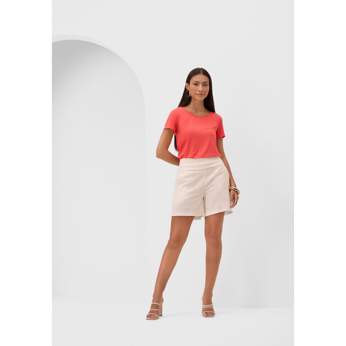 Blusa Lunender Viscose Elastano Manga Curta Básica com Bolso Falso Aplicação Metal Logo Bege