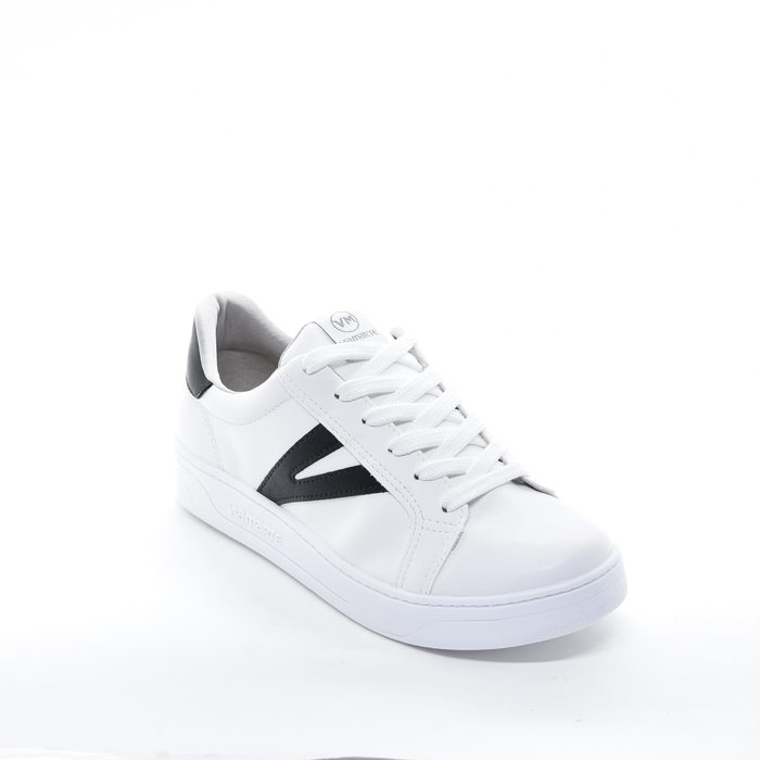 Tênis Via Marte com Recortes Pesponto Solado Emborrachado Branco e Preto