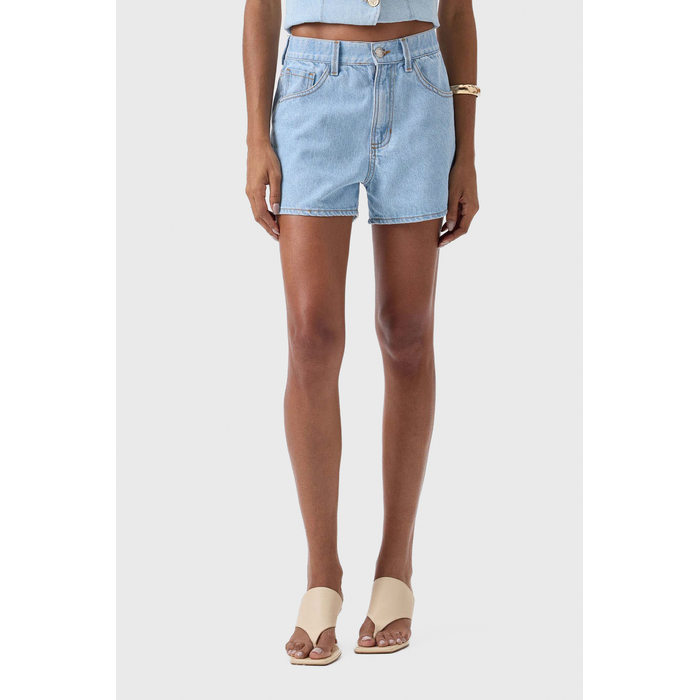 Short Jeans Flor de Lis Mom Algodão com Bolso Azul Claro