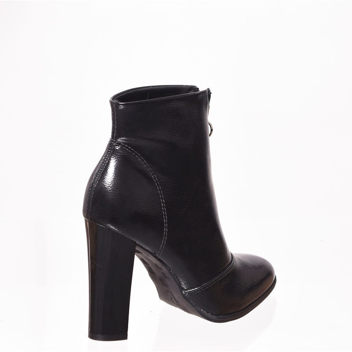 Bota Ramarim Ankle Boot Verniz Molhado Zíper Frontal Preta