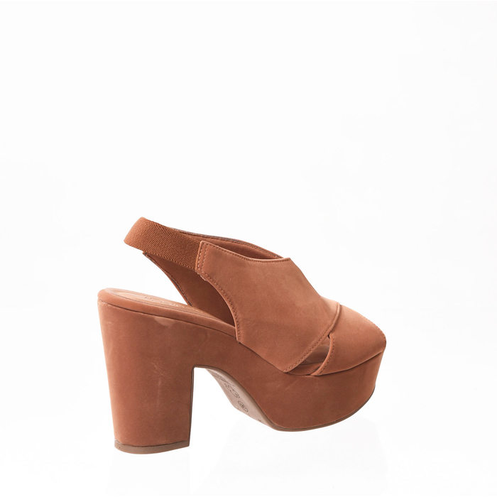 Sandália Bebecê Nobuck Detalhe Transpassado Elástico Caramelo