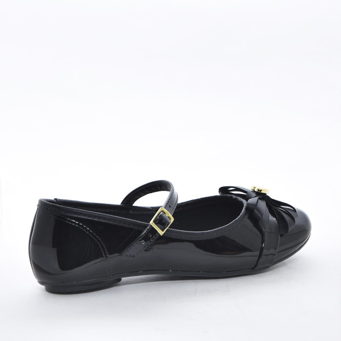 Sapatilha Molekinha Verniz Laço Detalhe Coração Palmilha Soft Fechamento Fivela Preto