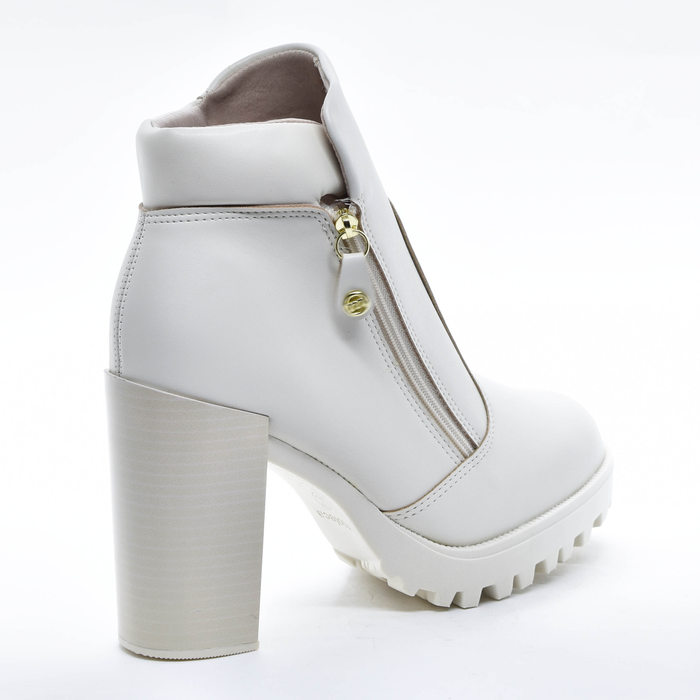 Bota Moleca Cano Curto com Recortes Lateral Ziper Solado Tratorado Salto Alto Grosso Amadeirado Off 