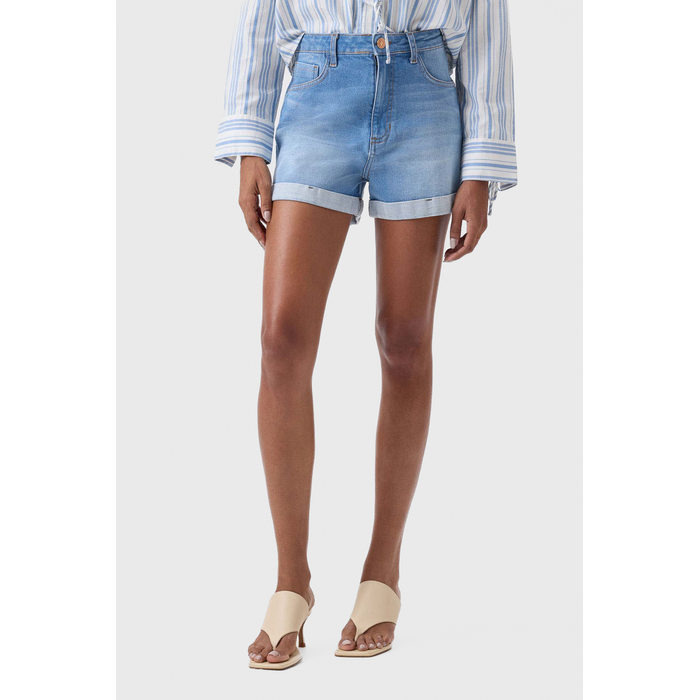 Short Jeans Flor de Lis Mom Algodão Elastano com Bolso Barra Dobrada Azul Médio