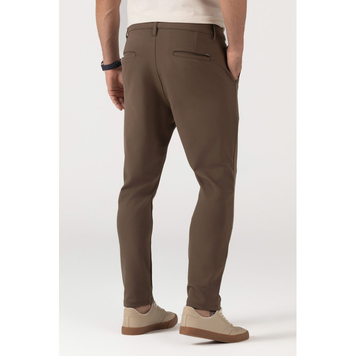 Calça Dlz PPE Malha Roma Lisa Bolso Faca Marrom