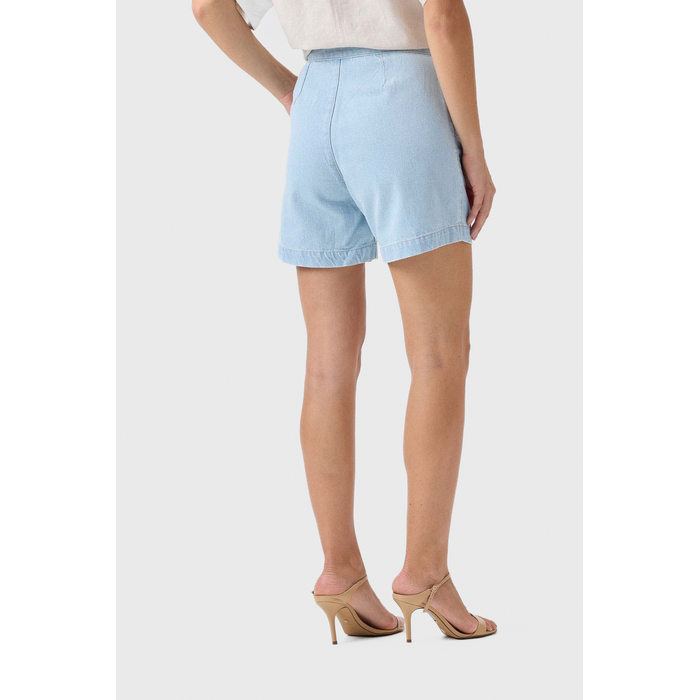 Short Jeans Flor de Lis Mom Bolso Faca Azul Claro