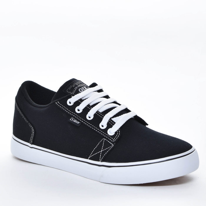 Tênis Qix Lona Allan Mesquita Liso Preto e Branco