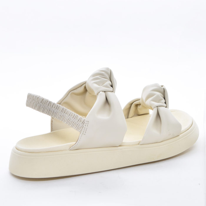 Sandália Papete Moleca Cabedal Corino Duas Tiras Largas com Nós Posterior Elástico Off White