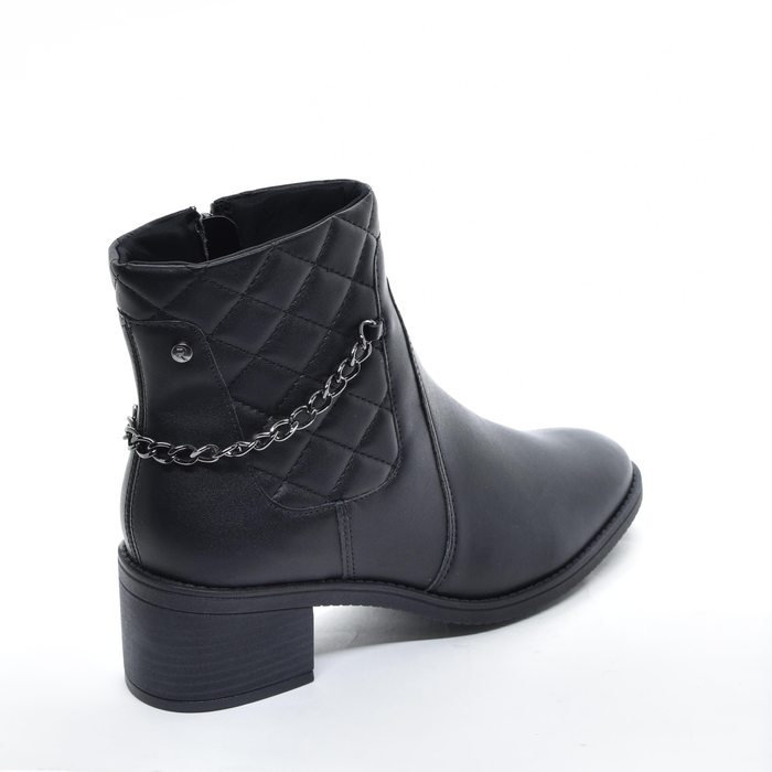 Bota Ramarim Cano Médio Lisa com Recortes Lateral Matelassê Detalhe Corrente Fechamento Zíper Salto 
