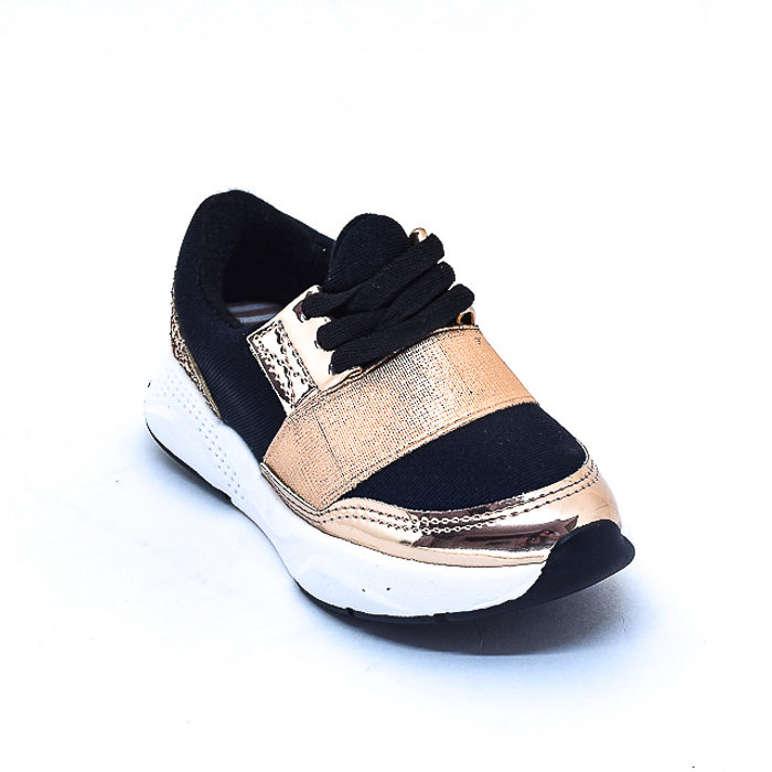 Tênis Molekinha Recortes Metalizado com Glitter Preto e Rosê