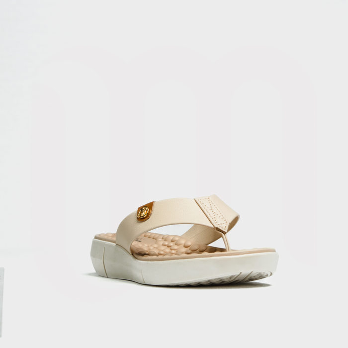 Tamanco Modare Ultra Conforto Palmilha Massageadora Cabedal Aplicação Metal Logo Salto Baixo Nude