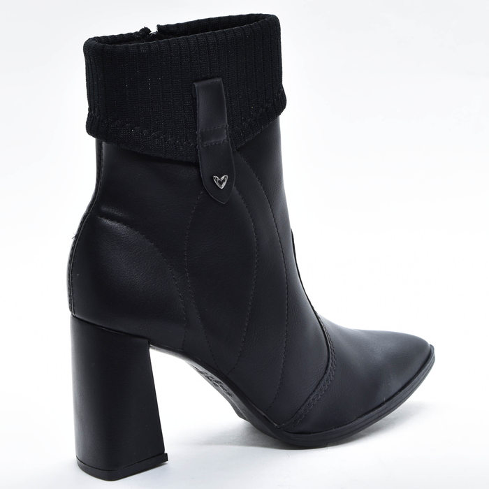 Bota Mississipi Cano Médio Bico Fino com Recortes Detalhe Malha Brilhosa Lateral Aplicação Metal Log