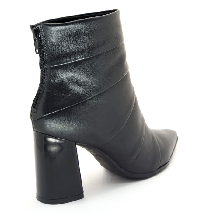 Bota Ramarim Cano Curto Bico Fino Salto Grosso Verniz Detalhe Nervuras Preto