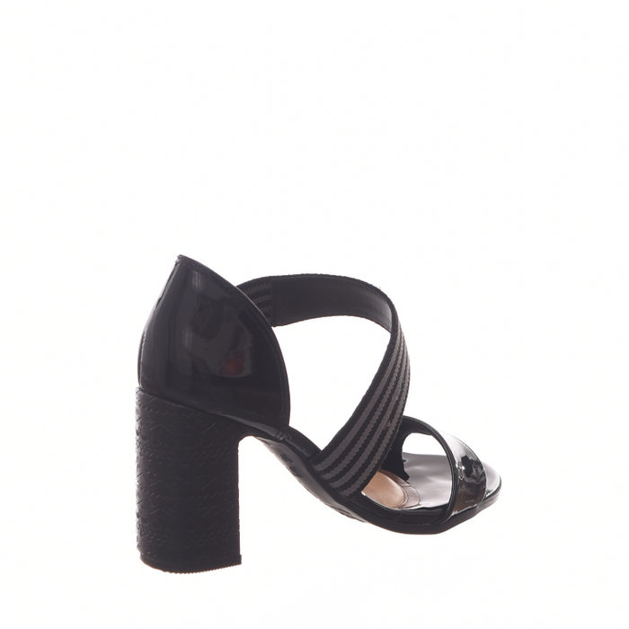 Sandália Ramarim Total Comfort Salto Grosso Trabalhado Tira com Listra Verniz Preta