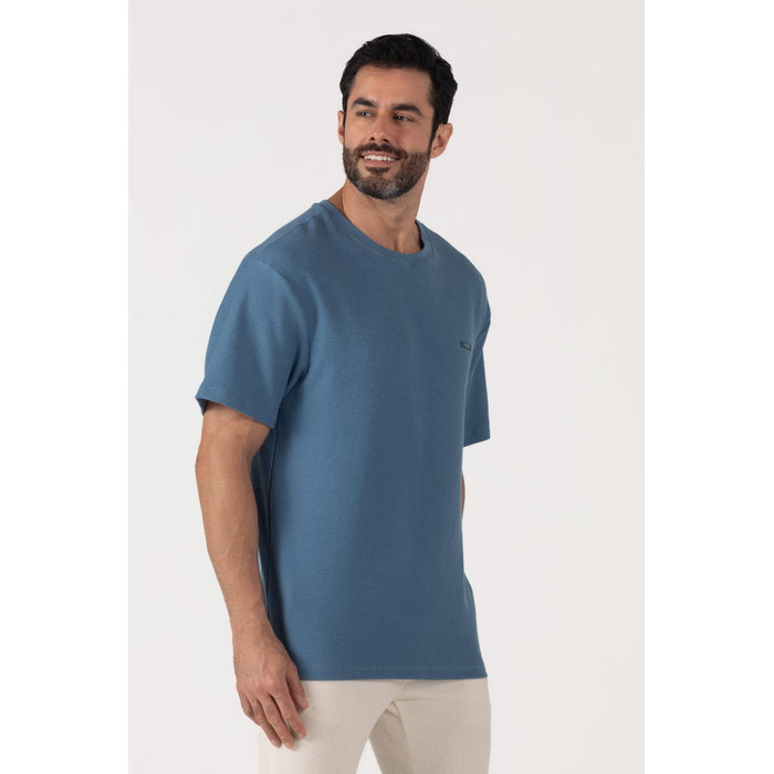 Camiseta Dlz APE Oversized Texturizada Manga Curta Lisa Aplicação Escrita Logo Azul