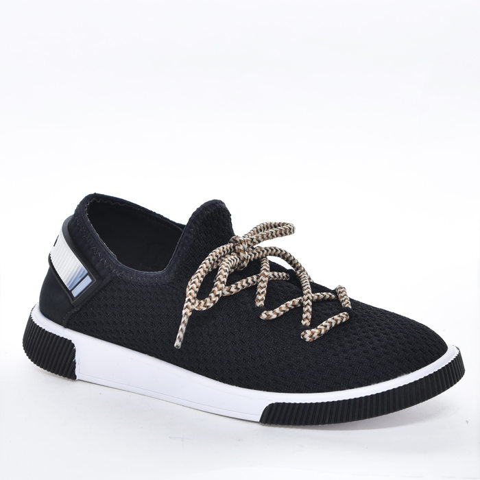 Tênis Slip On Moleca Elástico com Cadarço Solado Trabalhado Preto e Branco