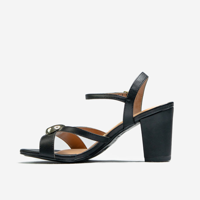 Sandália Vizzano Tiras Transpassada Detalhe Metal Fechamento Fivela Salto Alto Grosso Preto