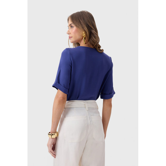 Blusa Flor de Lis Viscose Manga Curta 3/4 Dobrada Azul Marinho