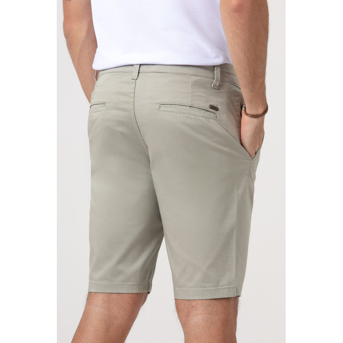 Bermuda Dlz Slim Chino Algodão Bolso Faca Aplicação Logo Verde