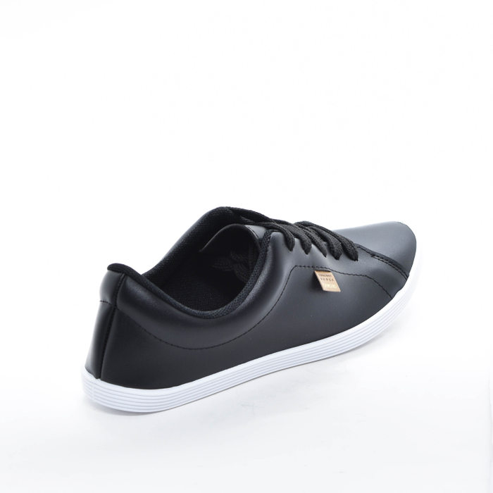 Tênis Beira Rio Linha Conforto Liso Solado Branco com Listras Preto