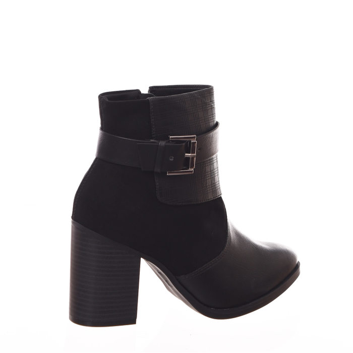 Bota Ankle Boot Ramarim Total Comfort Detalhe Camurça Fivela Preta