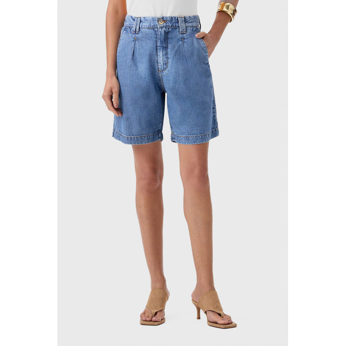 Bermuda Jeans Flor de Lis Meia Coxa Detalhe Drapeada Bolso Faca Azul Claro