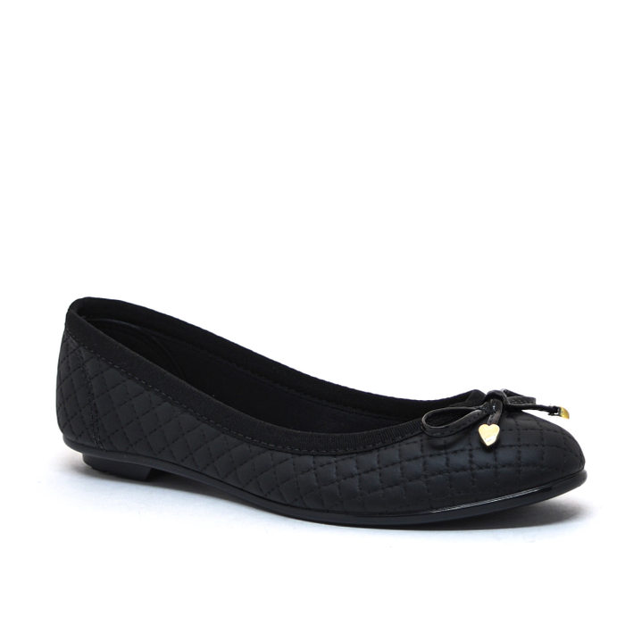 SAPATILHA MOLECA MATELASSÊ LAÇO COM METAL CORAÇÃO PRETA