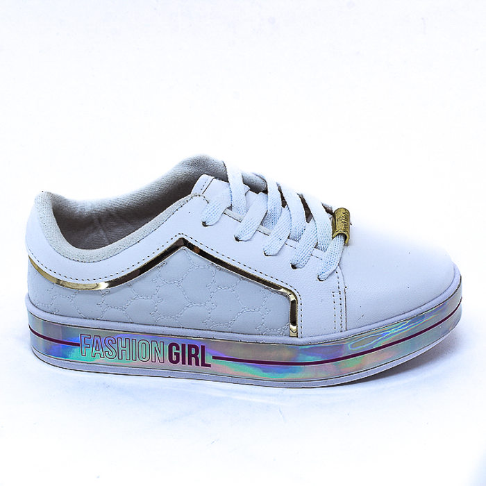 Tênis Molekinha com Filete Dourado Detalhe Matelassê Coração Solado Holográfico Branco