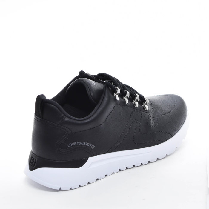 Tênis Jogger Ramarim Pesponto Detalhe Escrita Solado Tratorado Preto e Branco