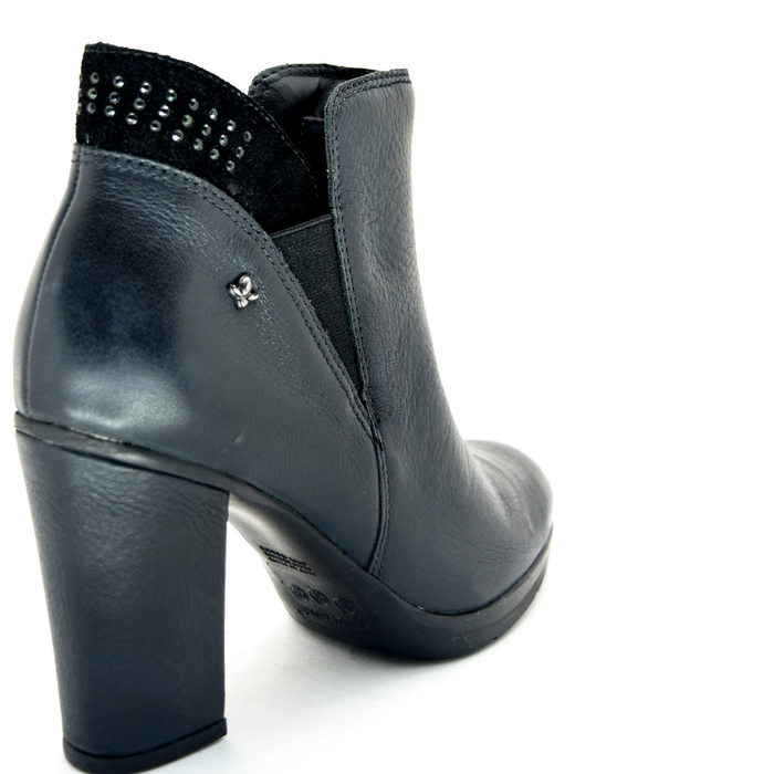Bota Ankle Boot Cravo & Canela Salto Grosso Detalhe Camurça Couro Preta