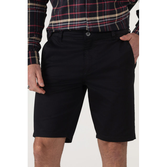 Bermuda Dlz Slim Chino Algodão Bolso Faca Aplicação Logo Preto