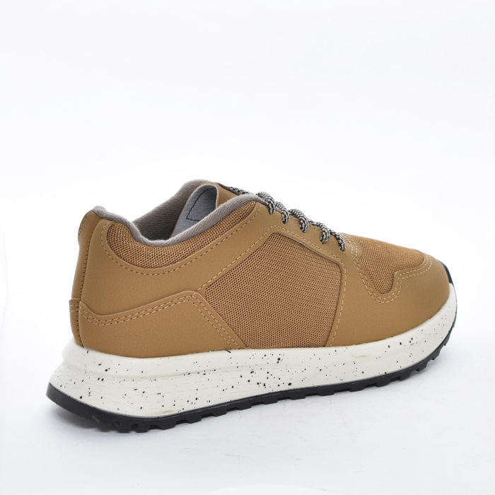 Tênis Jogger Molekinho com Recortes Tela Solado Detalhe Pingos Caramelo