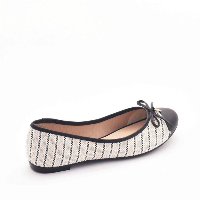 Sapatilha Moleca Palmilha Flow Bicolor Listrada Biqueira Preta Detalhe Laço Off White