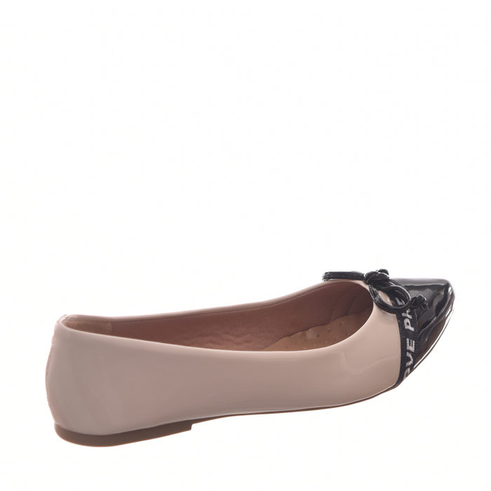 Sapatilha Sua Cia Bico Fono Verniz Bege Biqueira Preta