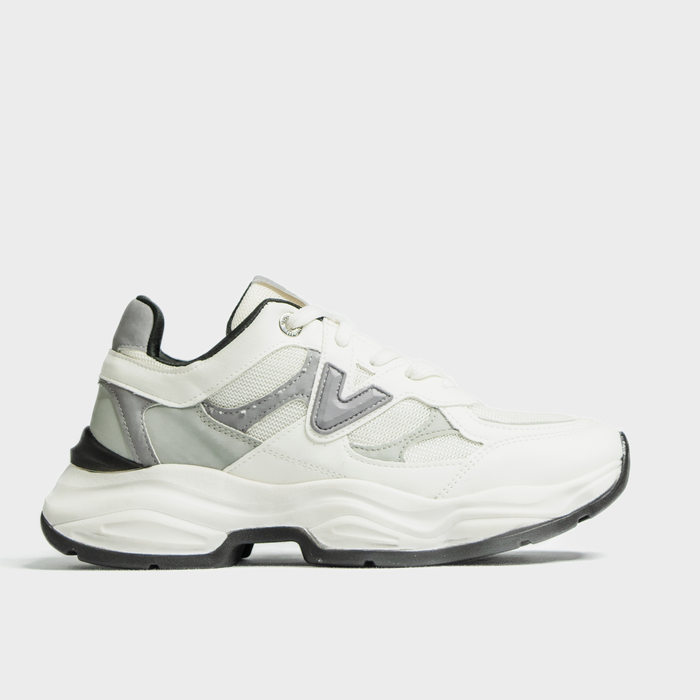 Tênis Chunky Via Marte com Recortes Nylon Aplicação Lateral Logo Branco e Preto