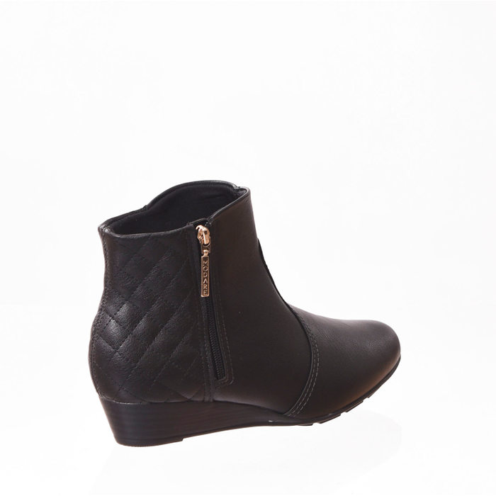 BOTA CANO CURTO MODARE ULTRA CONFORTO DETALHE MATELASSÊ PRETA