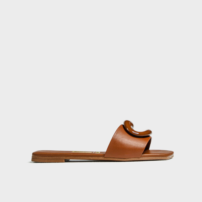 Rasteira Vizzano Bico Quadrado Detalhe Argola Geometria Marrom