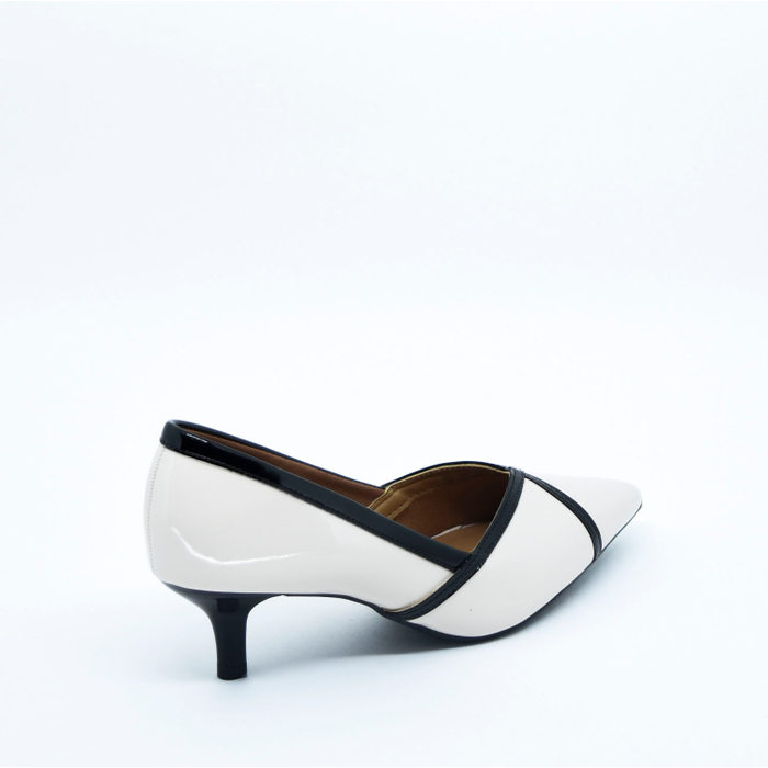 Sapato Scarpin Vizzano Verniz Bico Fino Detalhe X Off White e Preto