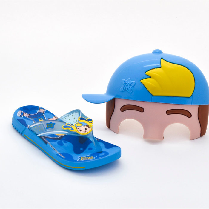 CHINELO GRENDENE LUCCAS NETO ACOMPANHA MÁSCARA AZUL