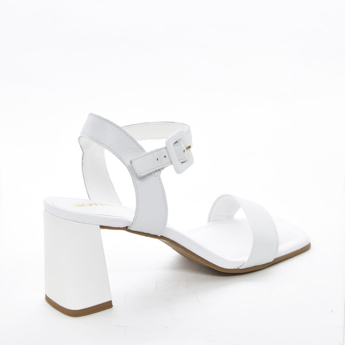 Sandália Bottero Couro com Tira Larga Bico Quadrado Salto Médio Branco