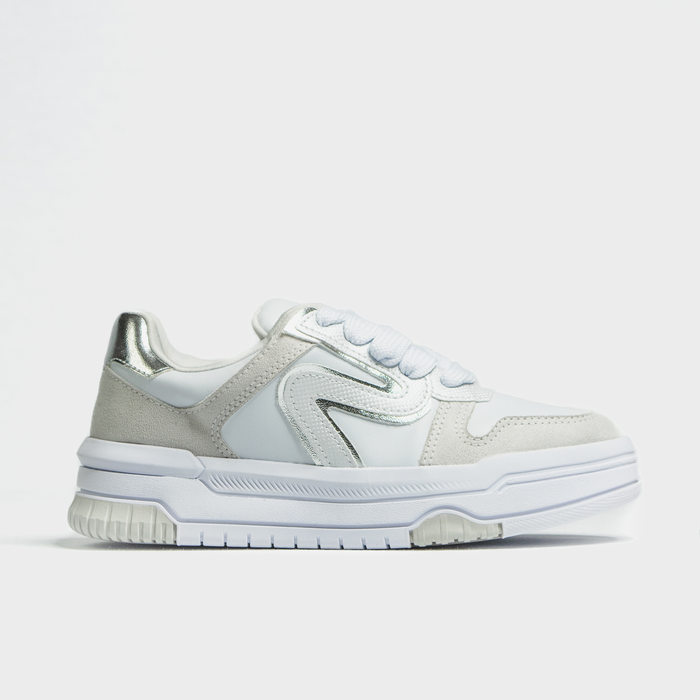 Tênis Jogger Ramarim com Recorte Camurça Detalhe Metalizado Solado Tratorado Branco