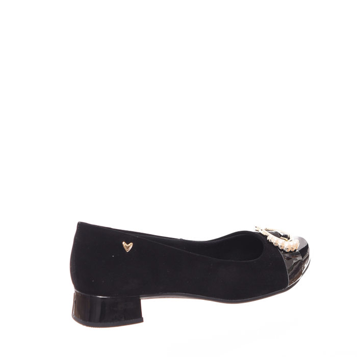 Sapato Mississipi Detalhe Fivela Aplicação Pérola Biqueira Verniz Preto