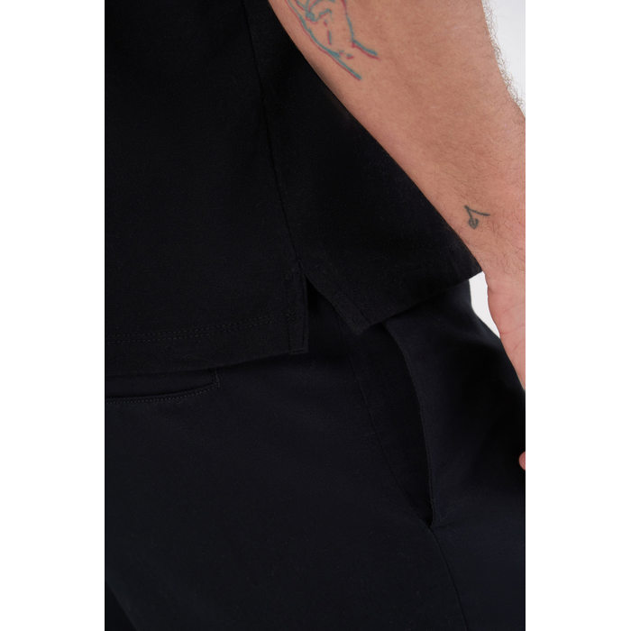 Bermuda Dlz Algodão Alfaiataria Bolso Embutido Liso Aplicação Logo Preto