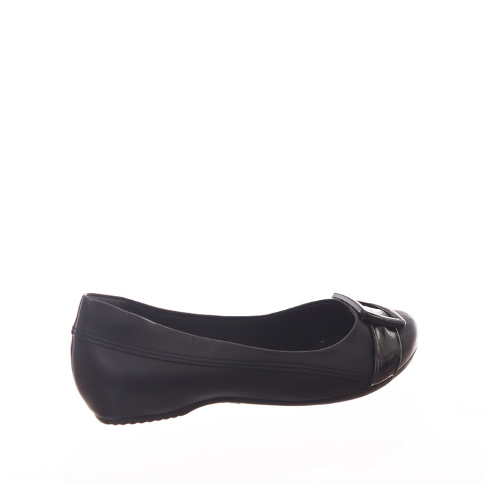 SAPATILHA COMFORTFLEX DETALHE VERNIZ FIVELA PRETA